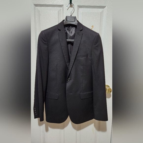 Men's Black Suit Ensemble - Picture 1 of 6